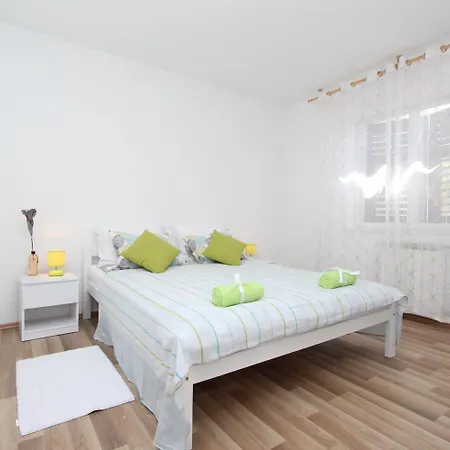 Apartament Paulinic *