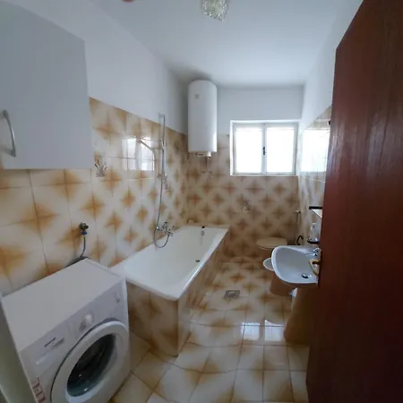 Paulinic Apartment *